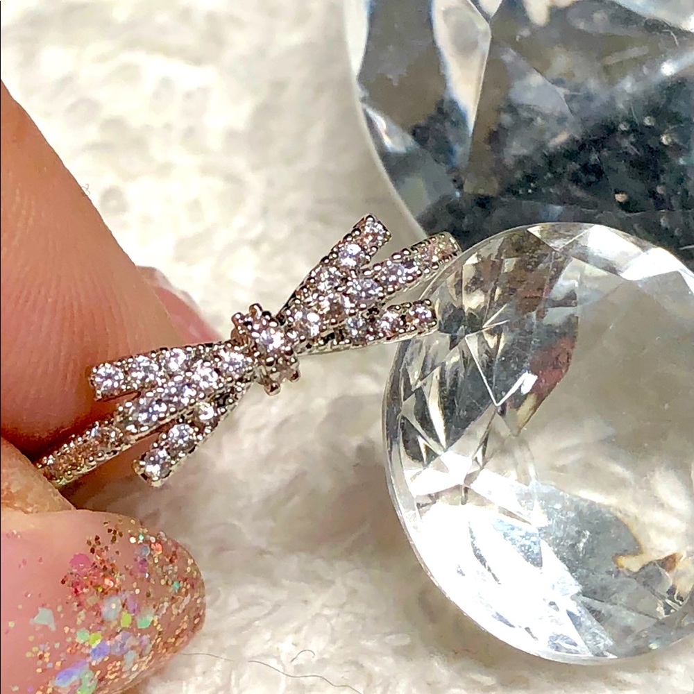 💍dainty “bow” ring -silver plated with cubic zirconia-pretty